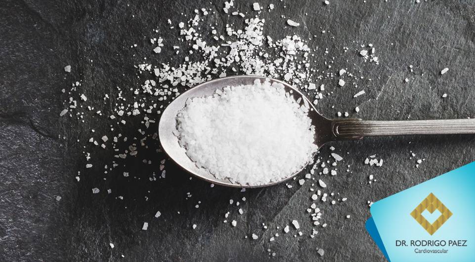 Por que o excesso de sal faz mal à saúde?
