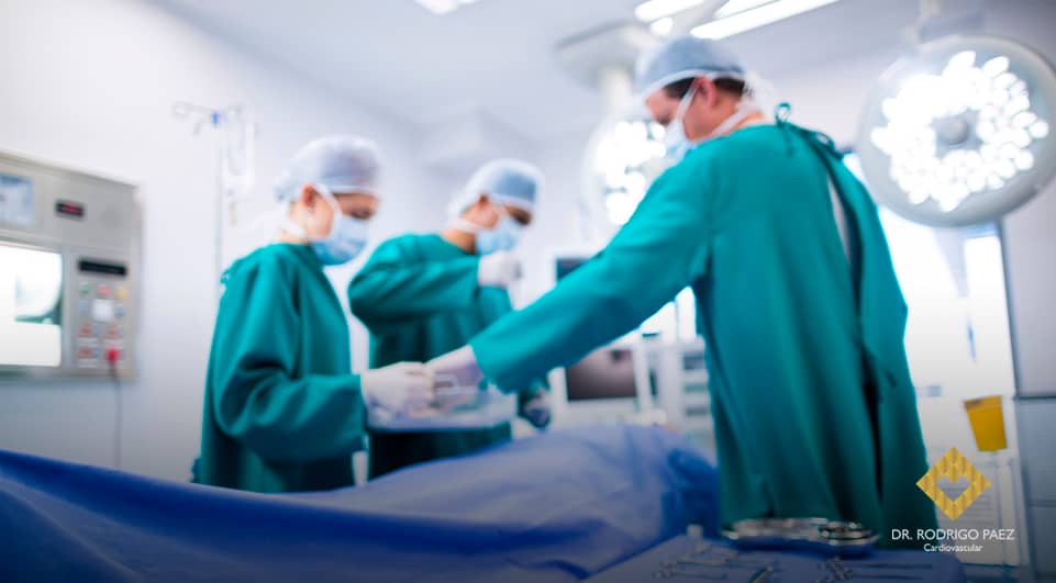 Quais são as complicações pós-operatórias mais comuns?